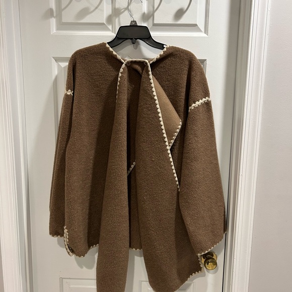 NWT BCBGMaxAzria Sweater w Cream Trim & Attached Scarf Sz M $298 - Picture 5 of 7